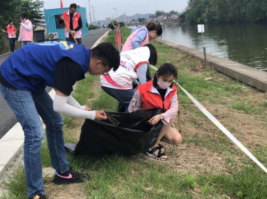 新銅社區(qū):值守擔起護江責 “內(nèi)外兼修”護江岸