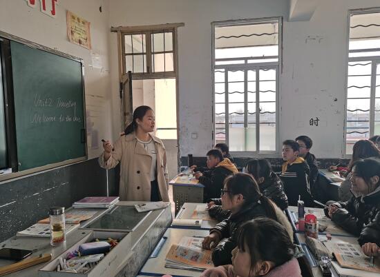 立足課堂推課改 聚焦質(zhì)量謀發(fā)展——濱??h界牌中學(xué)開展校際交流活動側(cè)記