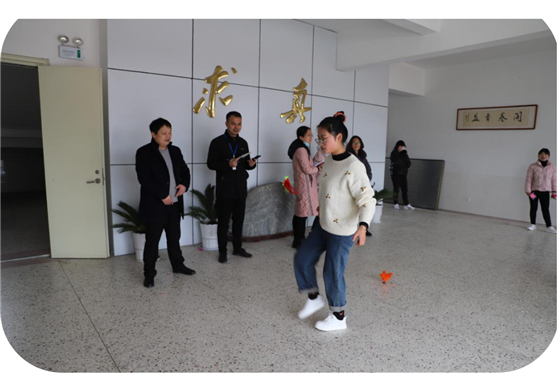 濱?？h五汛鎮(zhèn)中心小學(xué)舉行慶祝第111個(gè)國(guó)際三八婦女節(jié)活動(dòng)