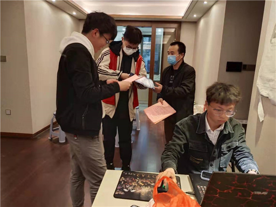 攝山村：學(xué)黨史、辦實(shí)事 小區(qū)反電詐宣傳不停歇