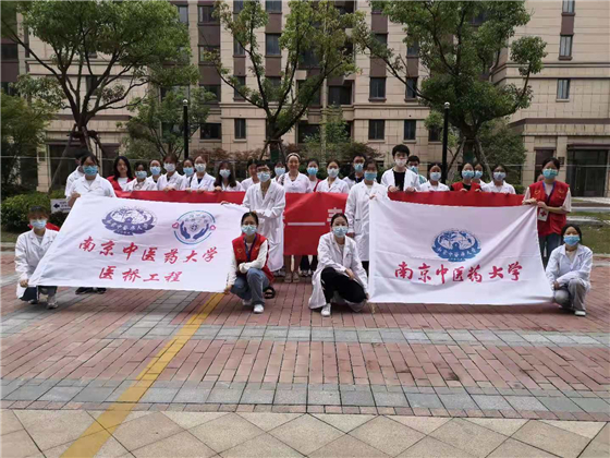 石埠橋村社區(qū)：專家送來健康經 群眾困難隨之去