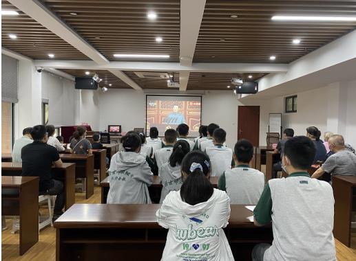 汲取奮進(jìn)力量！南師附中江寧分校師生集中在殷巷社區(qū)收聽收看慶祝中國(guó)共產(chǎn)黨成立100周年大會(huì)
