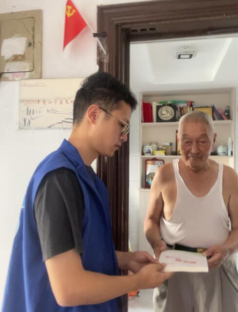 牛首社區(qū)：上門送學(xué)暖人心 黨史學(xué)習(xí)不掉隊