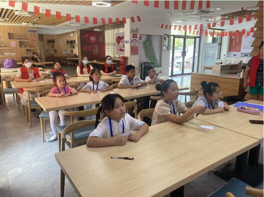 七彩的夏日|橋頭社區(qū):關(guān)愛(ài)未成年人 點(diǎn)亮科技未來(lái)