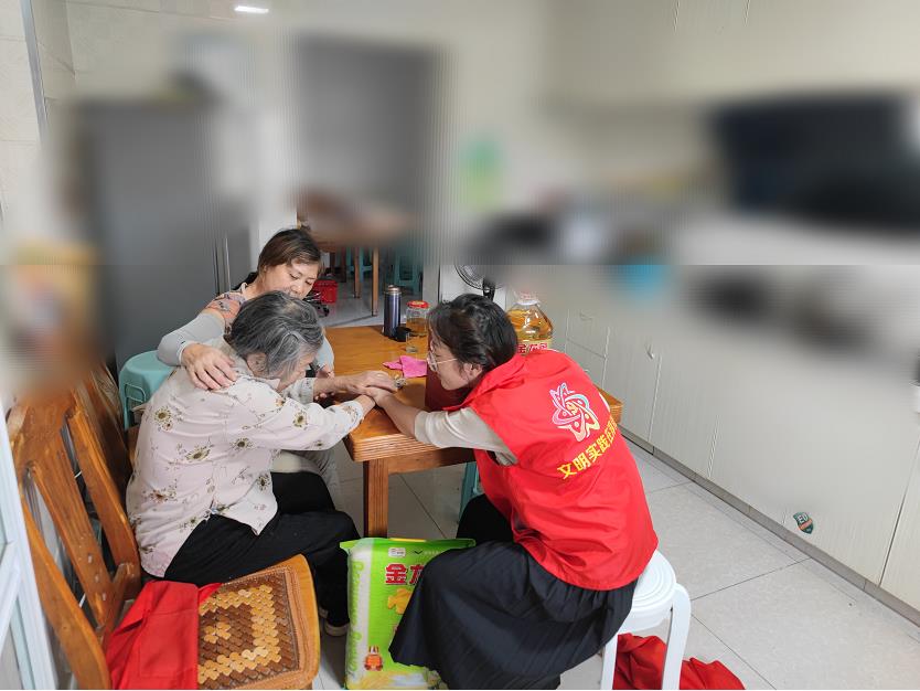 我們的節(jié)日|拳拳敬老心 新林社區(qū)開展重陽(yáng)慰問